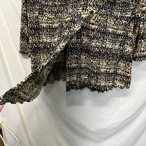 Women's Cato 18/20W V- Neck Geometric Print Top 3/4 Sleeve Pullover Stretchy - Picture 2 of 11